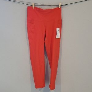 Size S Old Navy Crop Active Pant
